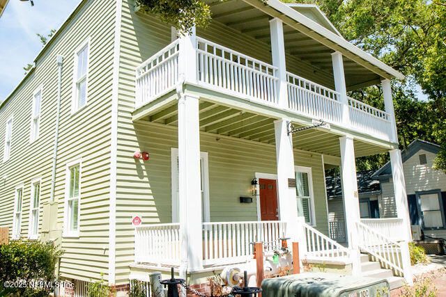 Exterior, Facade, None