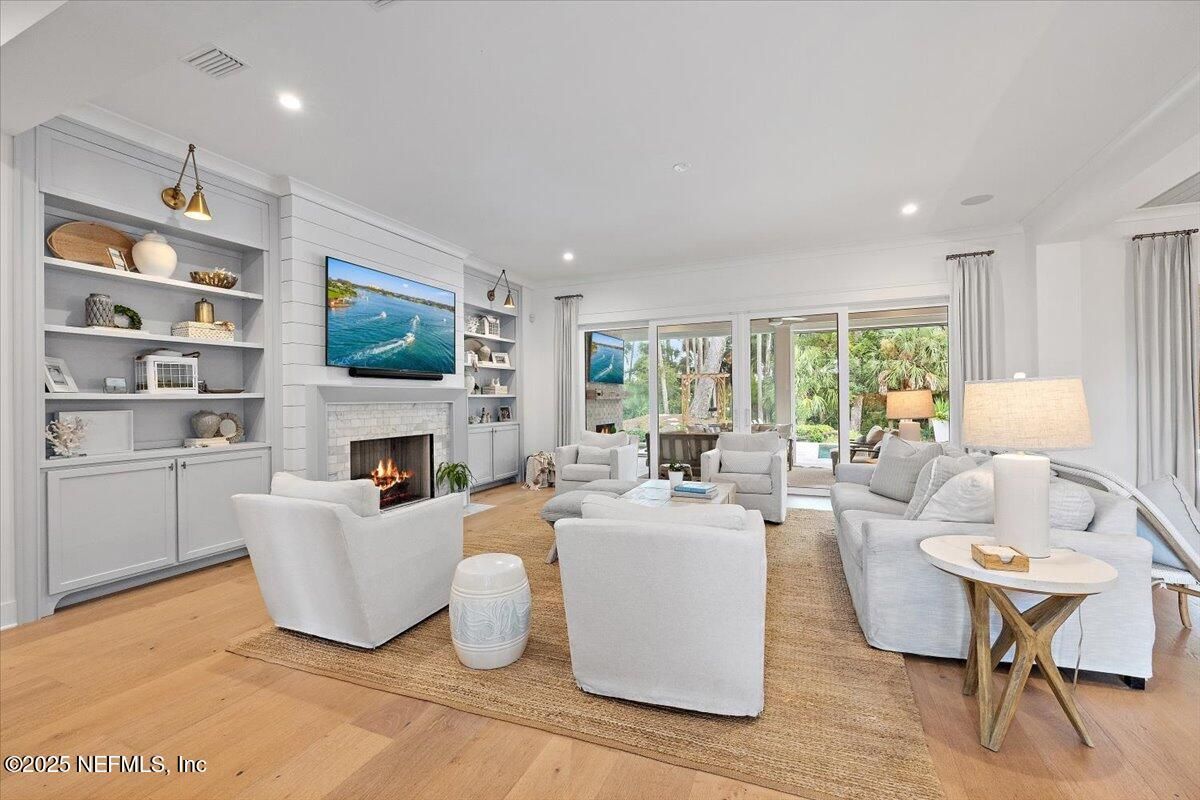 Fireplace, Interior, Living room, Pendant Lights, Recessed Lighting, Wood Texture Flooring