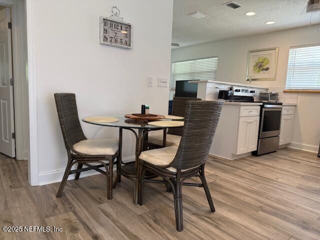 Dining room, Interior, Kitchen, Recessed Lighting, Wood Texture Flooring