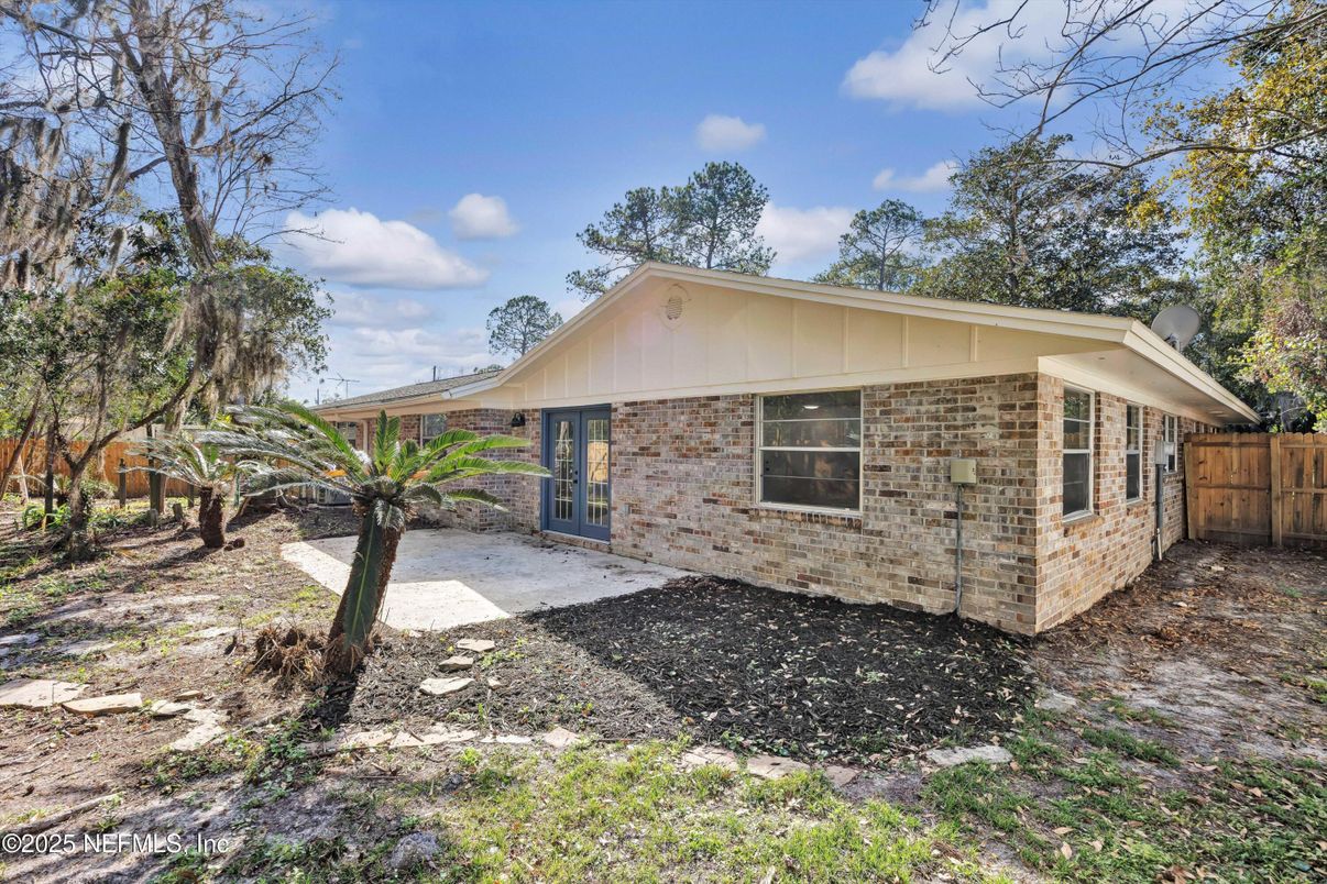 Backyard, Exterior
