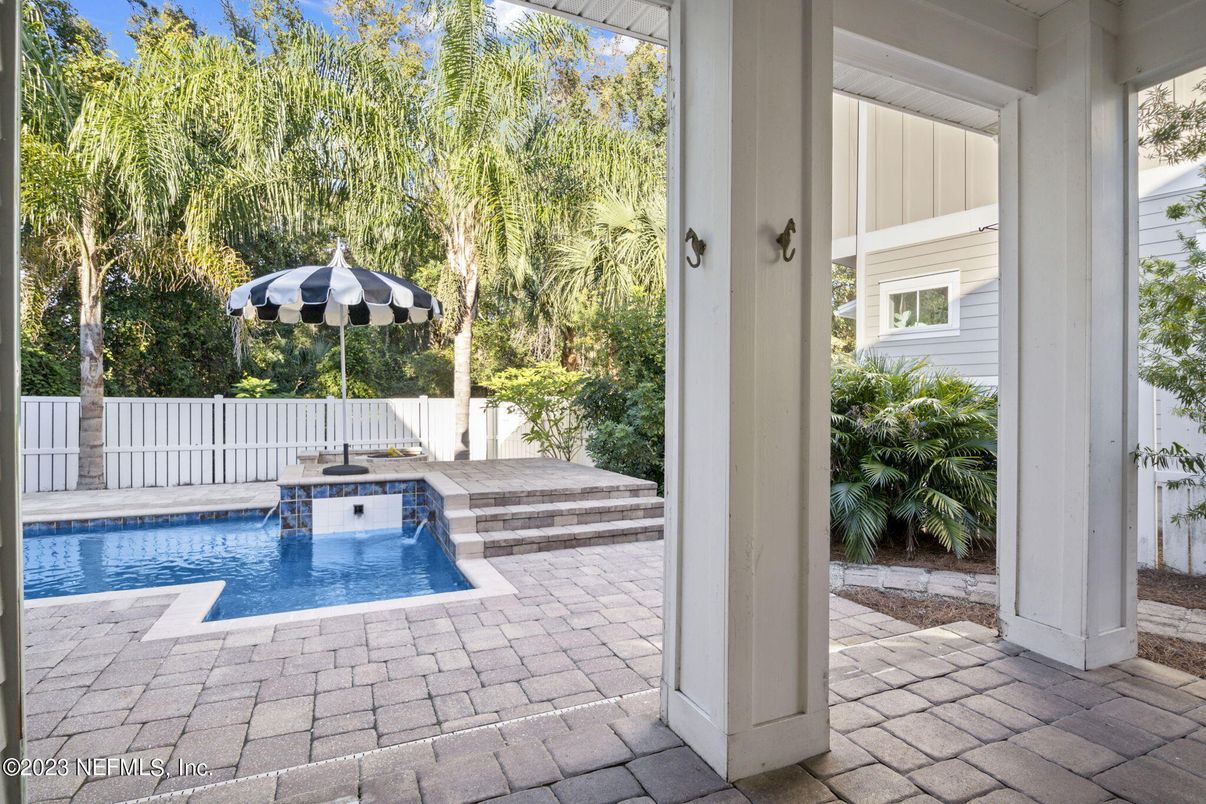 Exterior, Pool