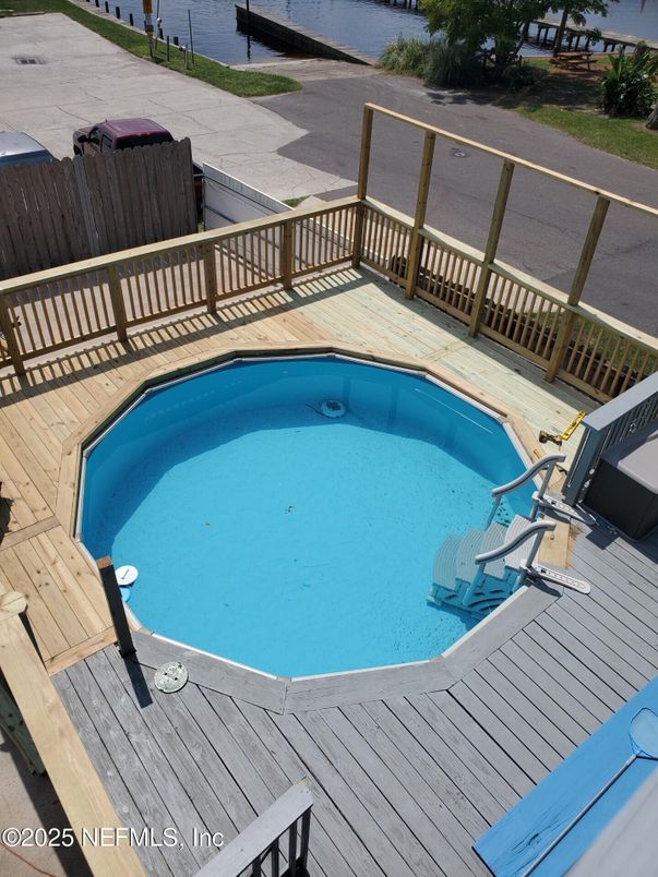 Exterior, Pool, Water