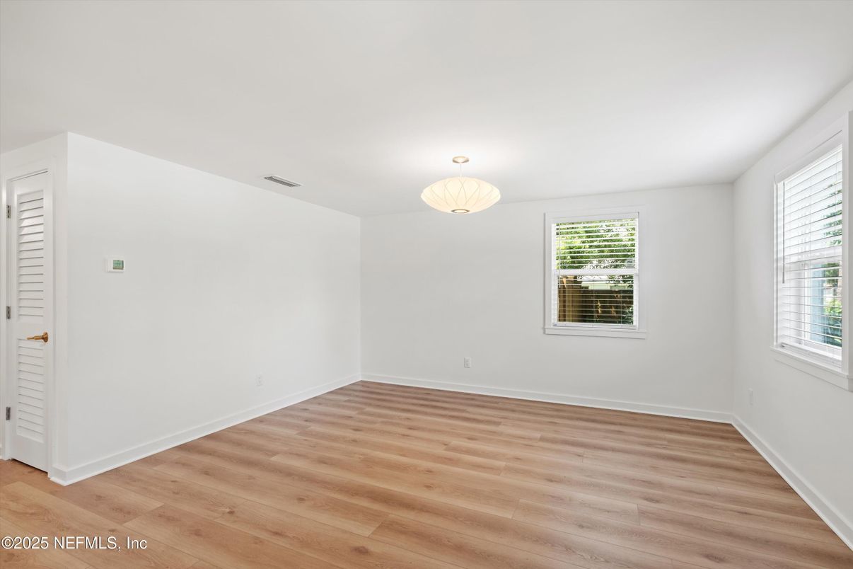 Chandelier, Empty room, Interior, Wood Texture Flooring