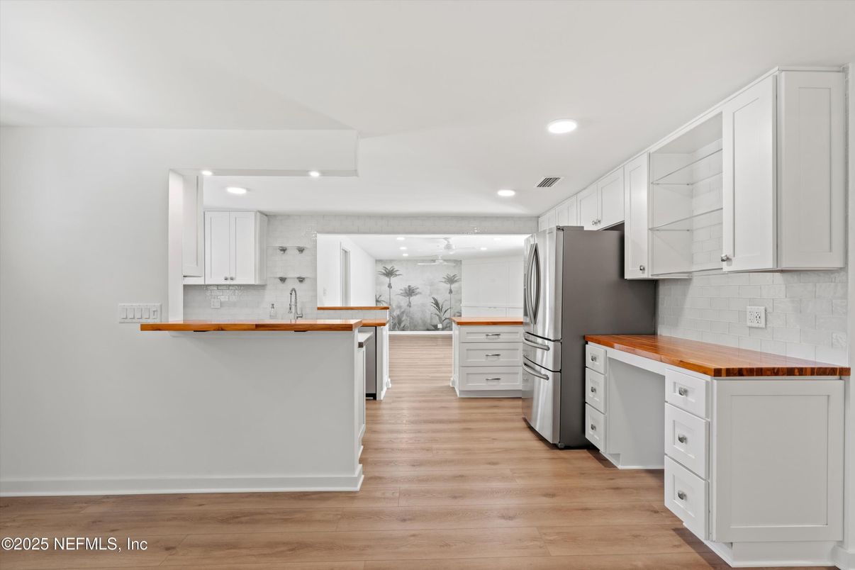 Interior, Kitchen, Marble Walls, Recessed Lighting, Wood Texture Flooring