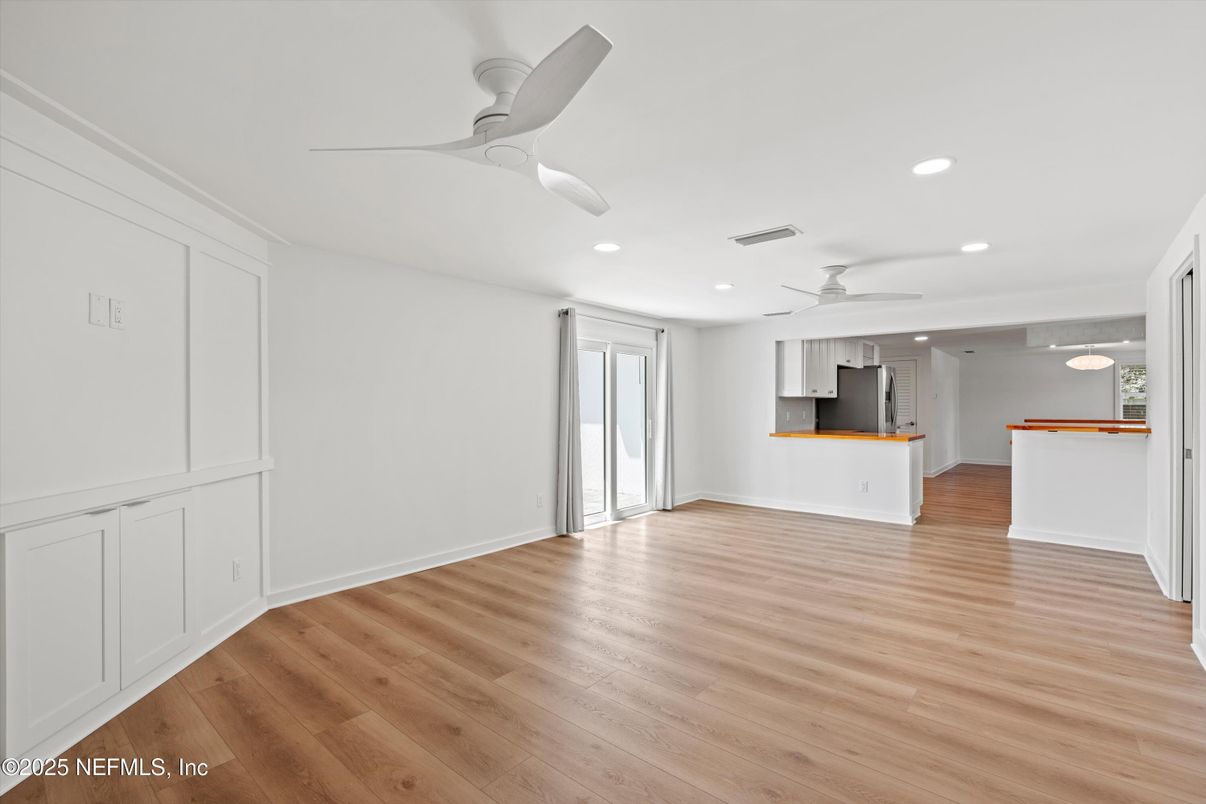 Empty room, Interior, Recessed Lighting, Wood Texture Flooring
