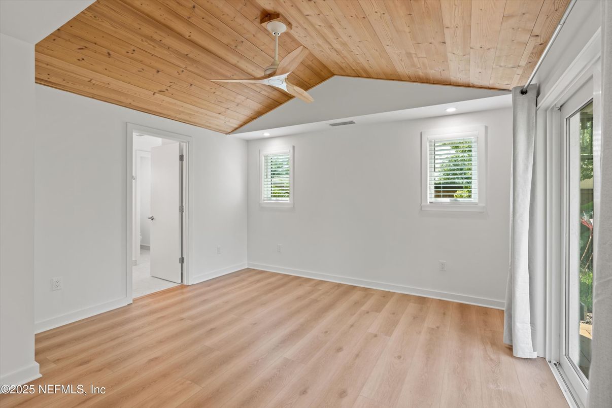 Empty room, Interior, Recessed Lighting, Wooden Ceilings, Wood Texture Flooring