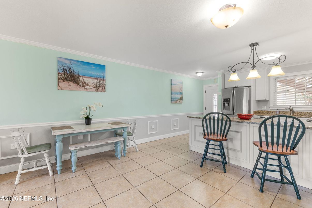 Dining room, Interior, Kitchen, Stainless Steel Appliances
