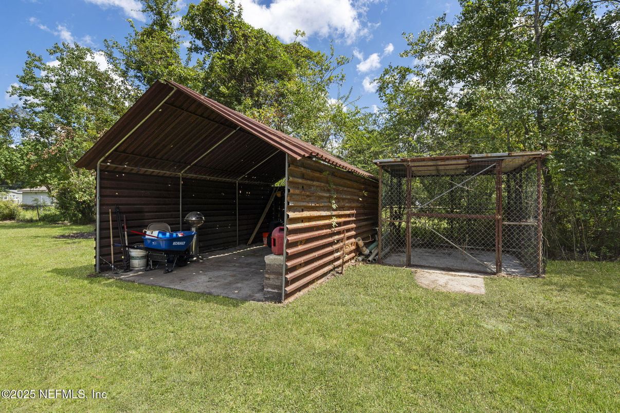 Backyard, Exterior