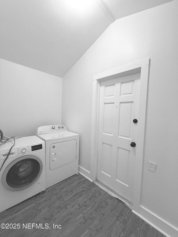 Interior, Washer, Wood Texture Flooring