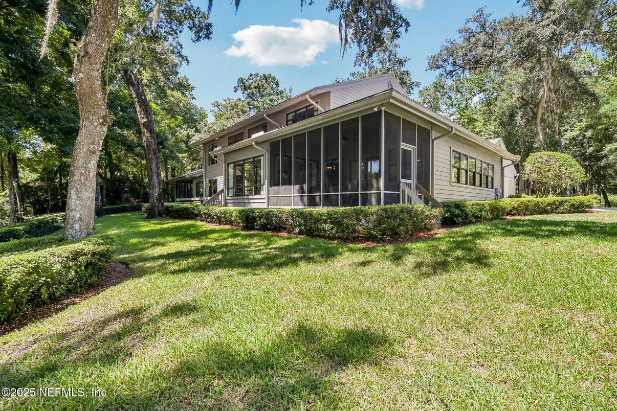 Backyard, Exterior