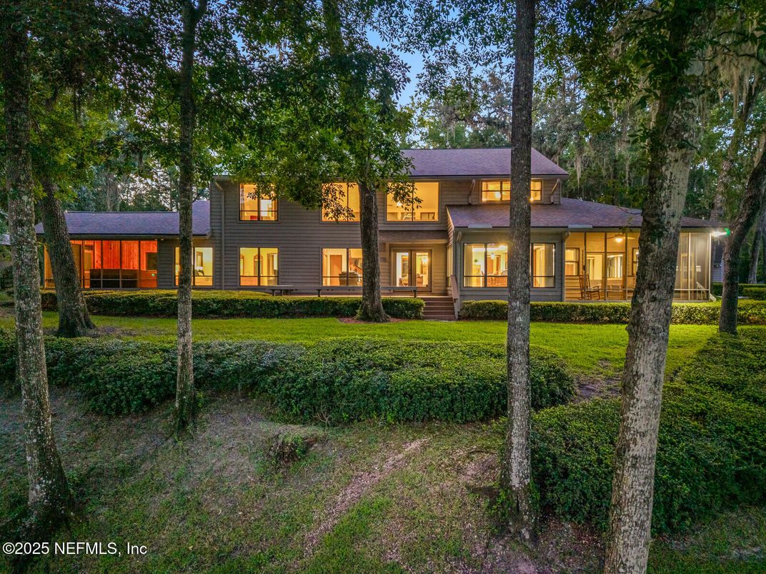 Backyard, Exterior, Facade, Modern