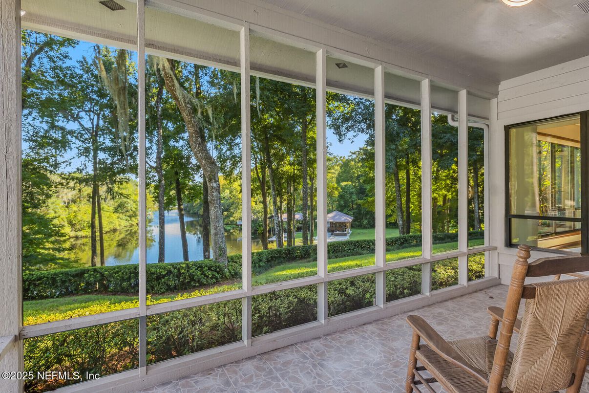 Interior, Sun Room, Water