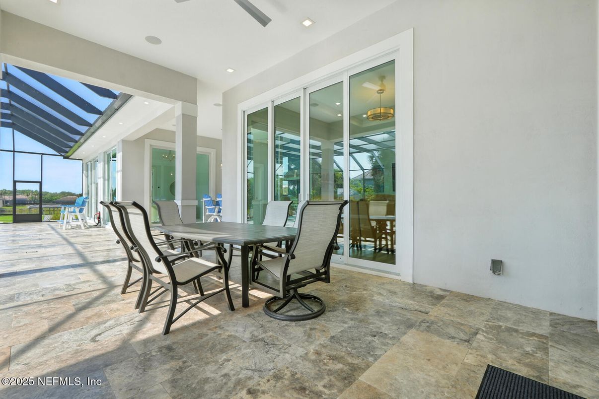 Dining room, Interior, Recessed Lighting