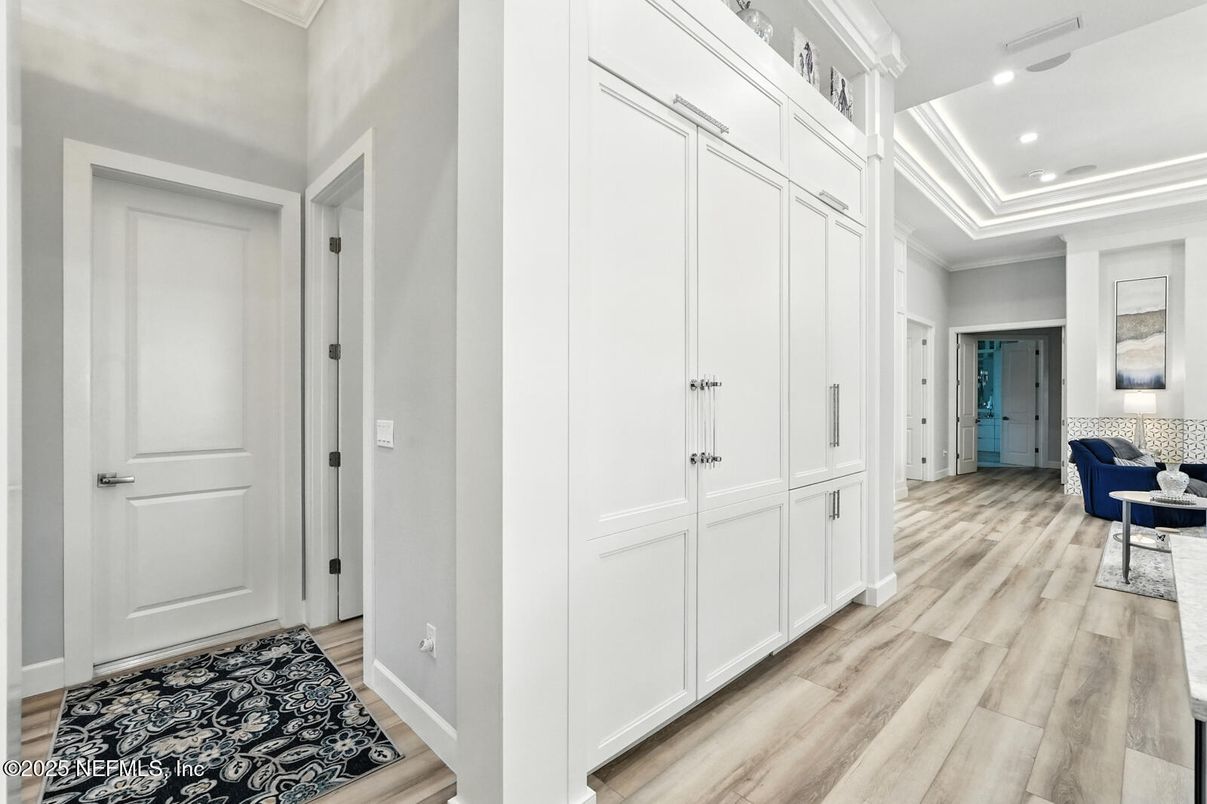 Interior, Recessed Lighting, Wood Texture Flooring