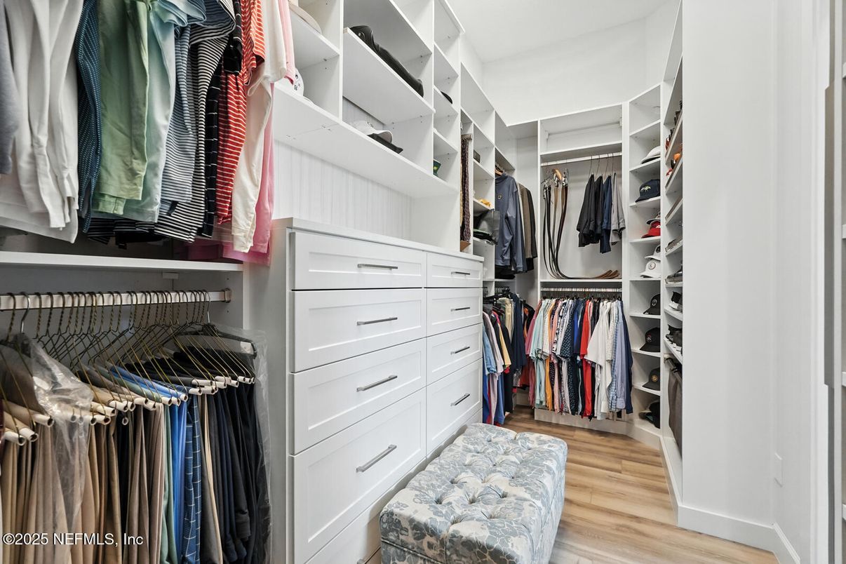 Interior, Walk-in Closets, Wood Texture Flooring
