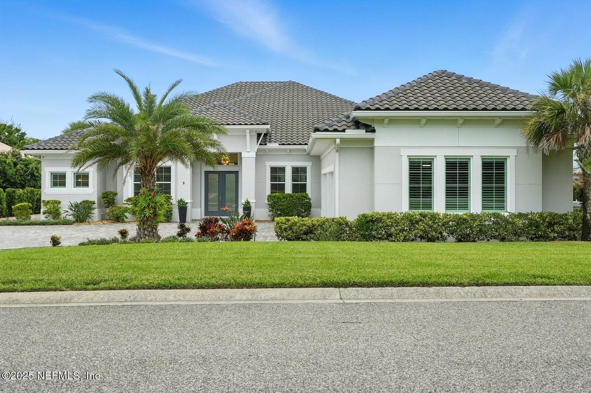 Exterior, Facade, Mediterranean