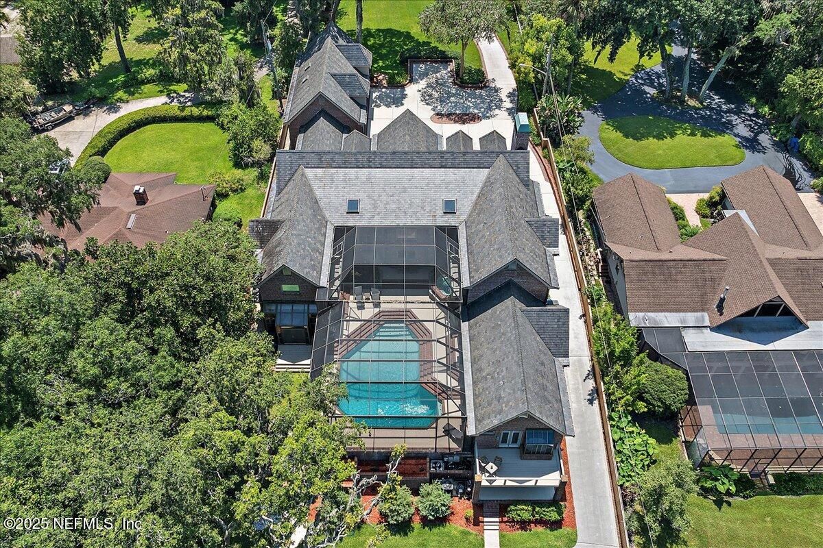 Exterior, Drone