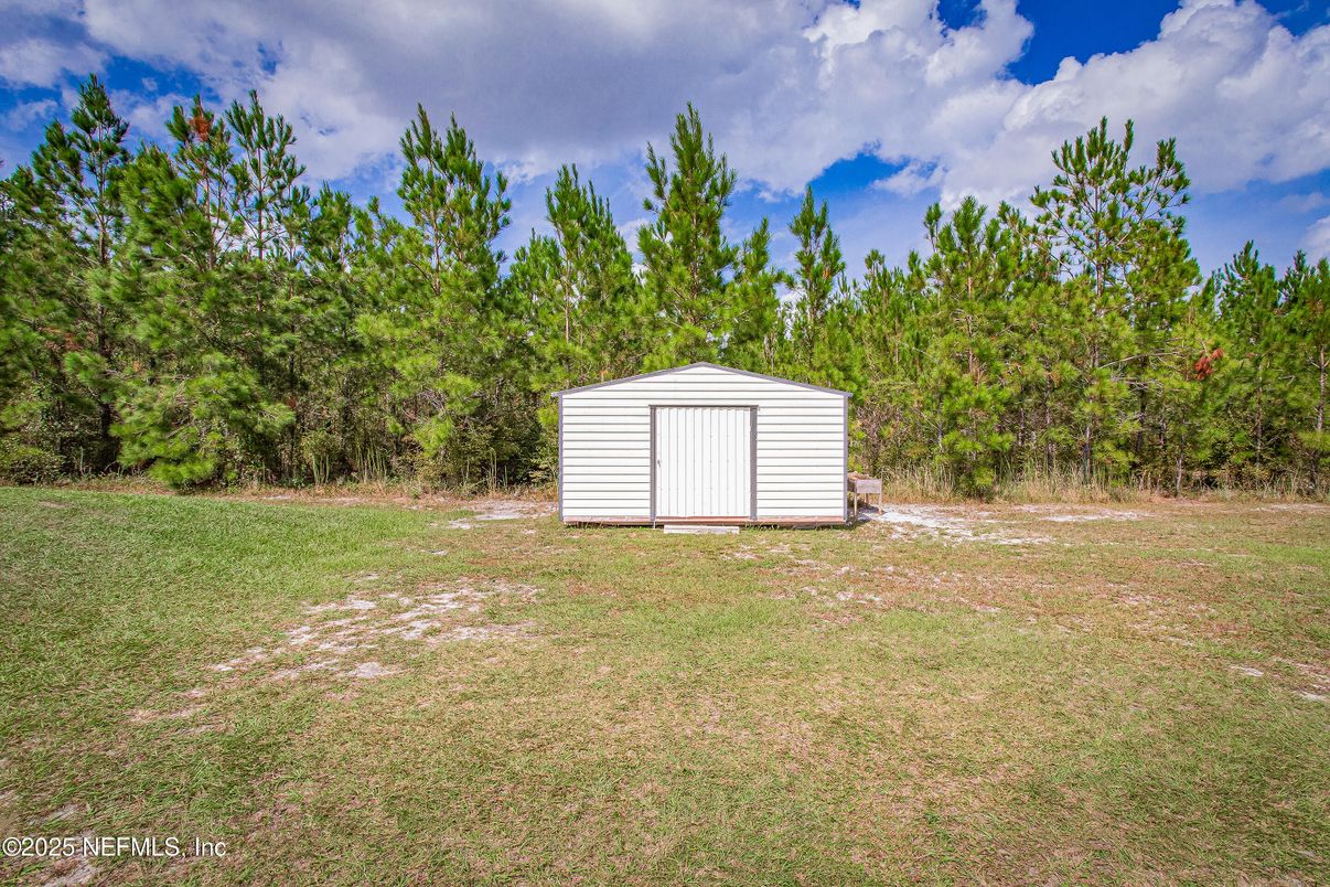 Backyard, Exterior
