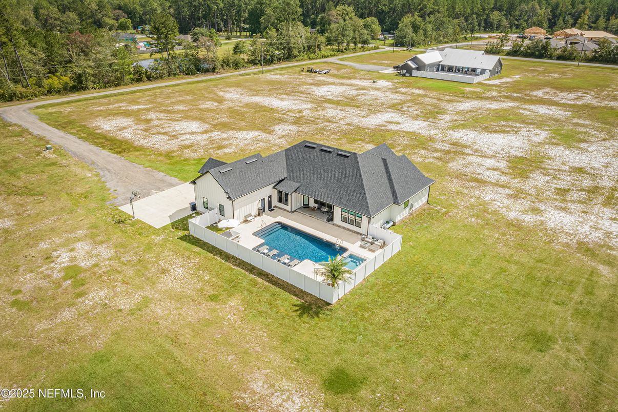 Exterior, Drone