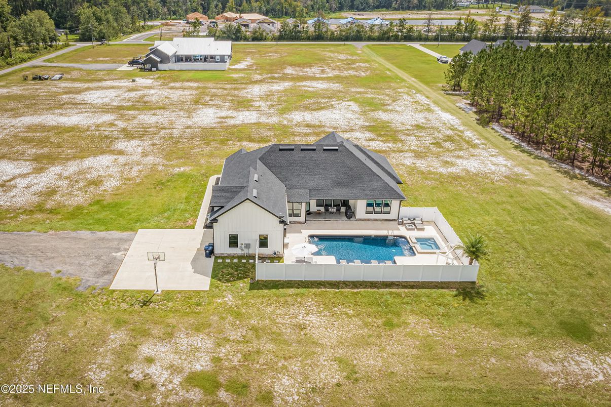 Exterior, Drone