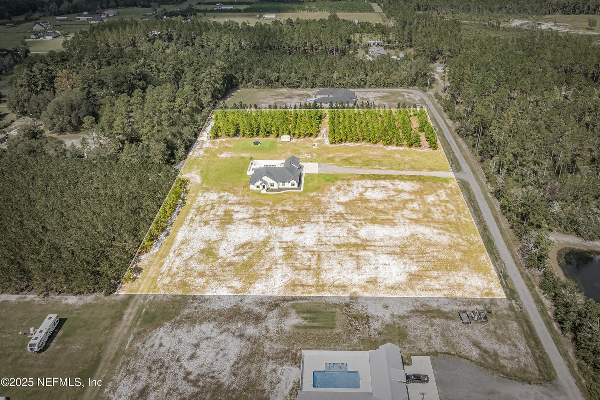 Exterior, Drone