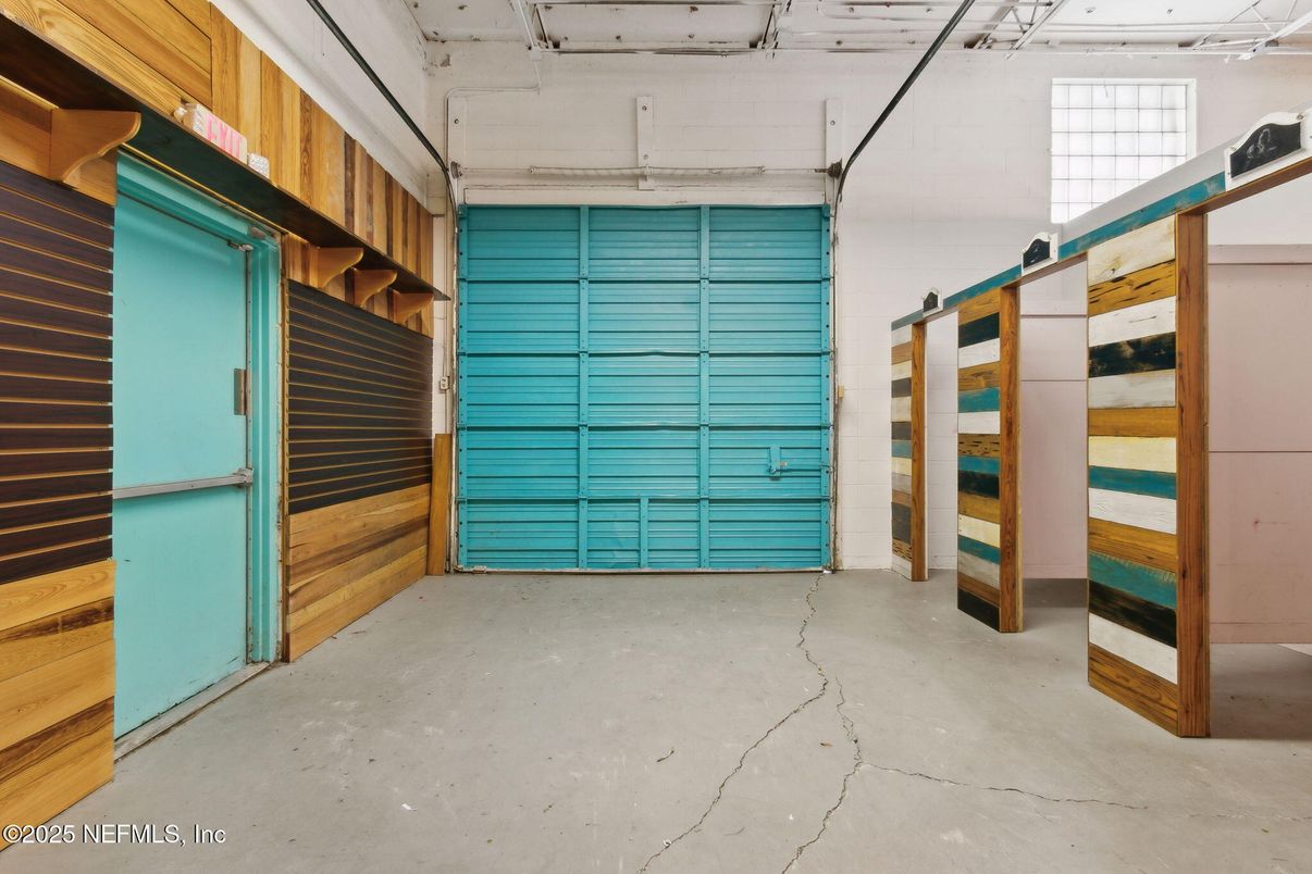Garage, Interior, Wooden Walls