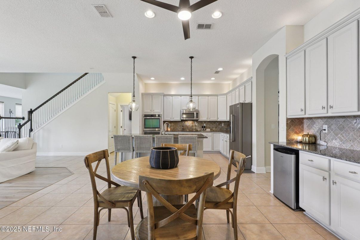 Dining room, Interior, Kitchen, Pendant Lights, Recessed Lighting, Stainless Steel Appliances