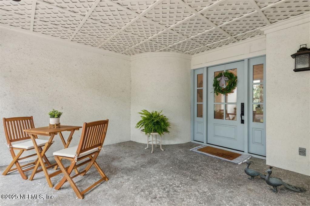 Dining room, Interior