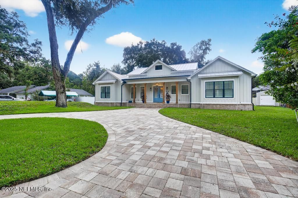 Backyard, Exterior, Facade, Ranch