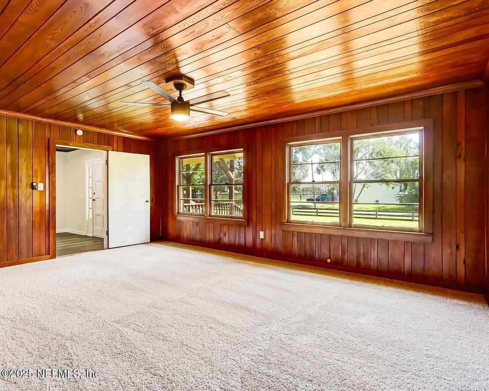 Empty room, Interior, Wooden Ceilings, Wooden Walls