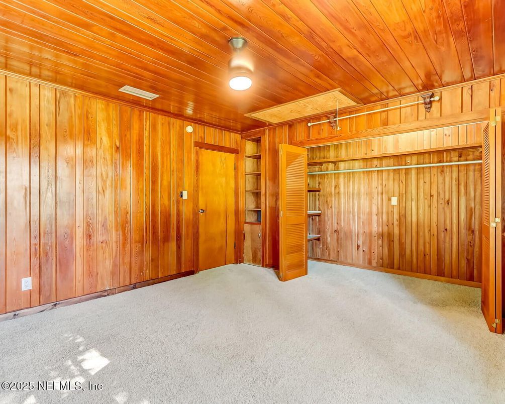 Empty room, Interior, Wooden Ceilings, Wooden Walls