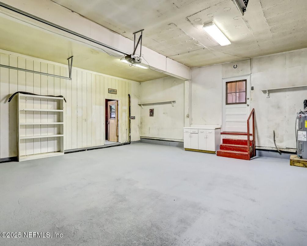 Garage, Interior