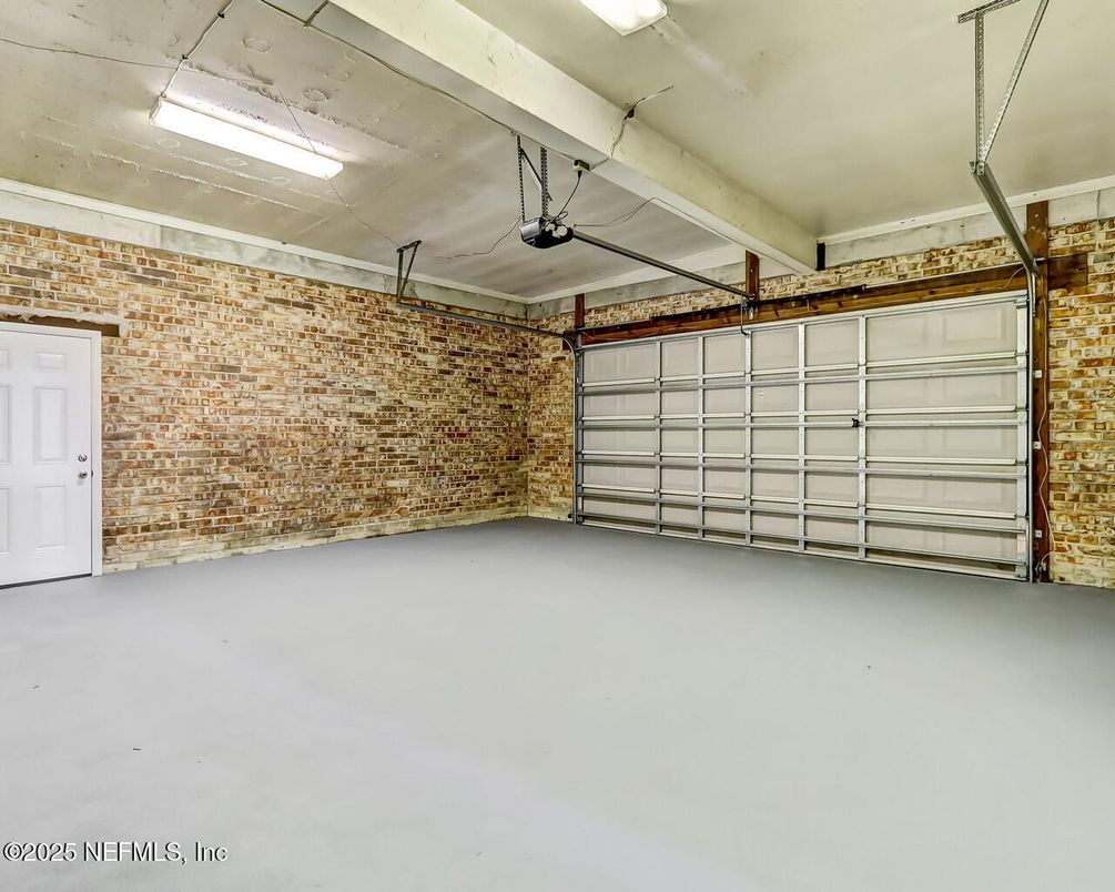Garage, Interior, Stone Walls