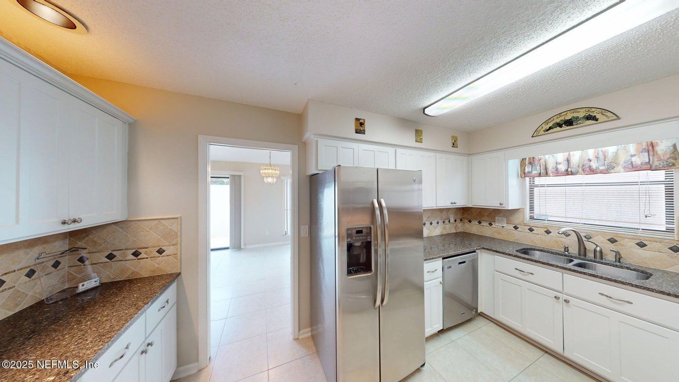 Interior, Kitchen, Pendant Lights, Stainless Steel Appliances