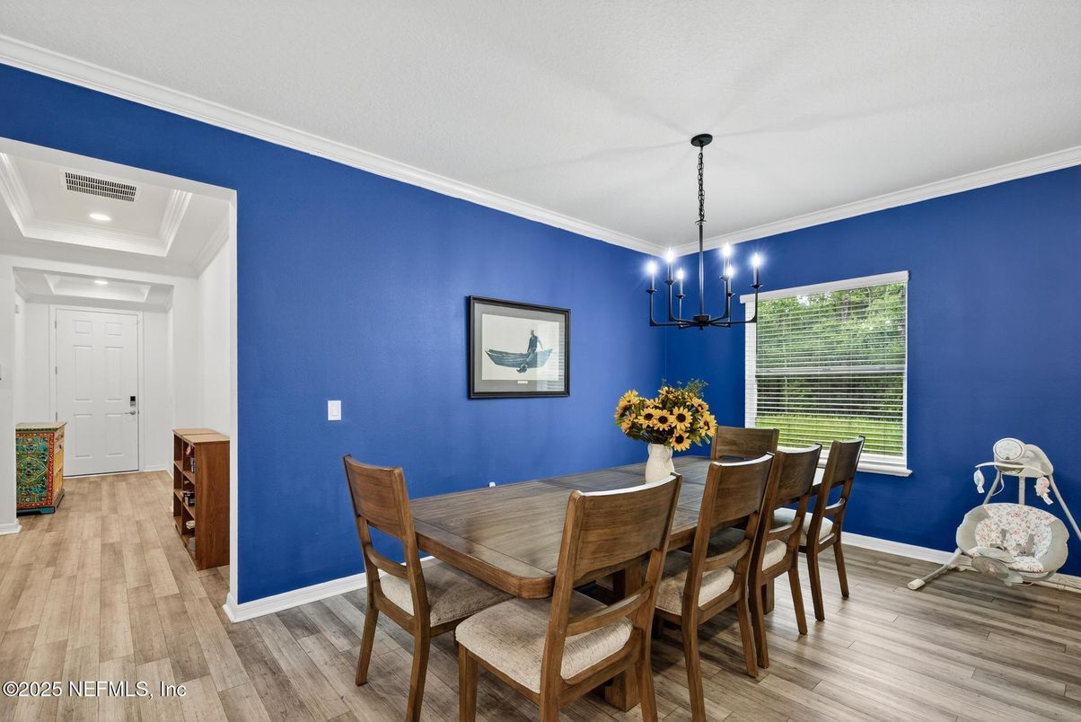 Chandelier, Dining room, Interior, Pendant Lights, Recessed Lighting, Wood Texture Flooring