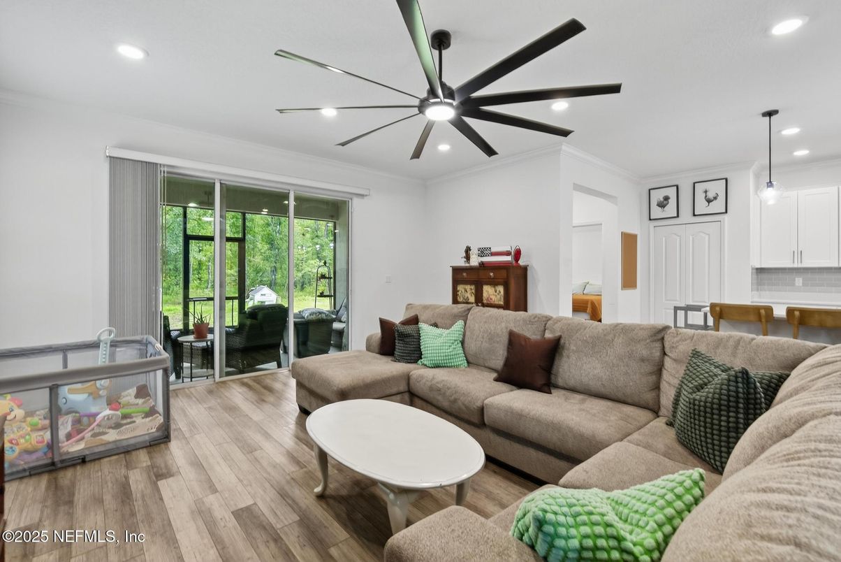 Interior, Living room, Pendant Lights, Recessed Lighting, Wood Texture Flooring