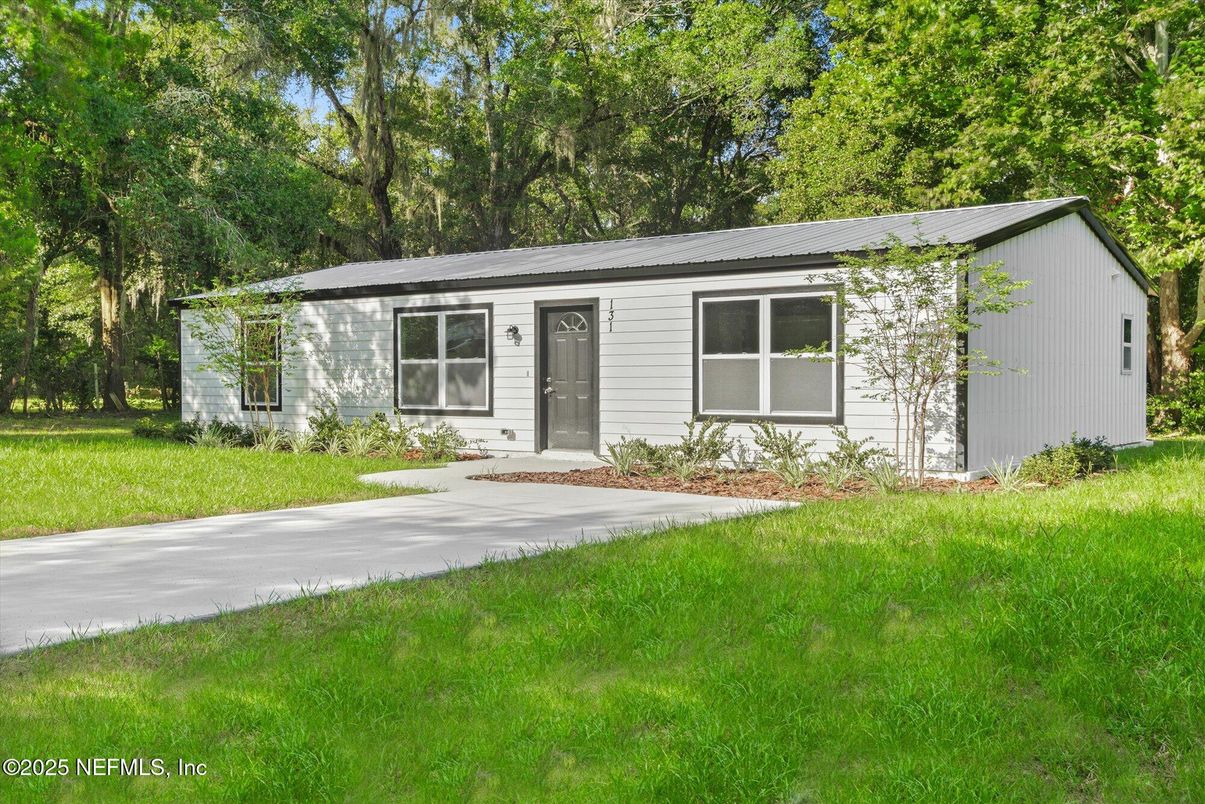 Backyard, Exterior, Facade, Ranch