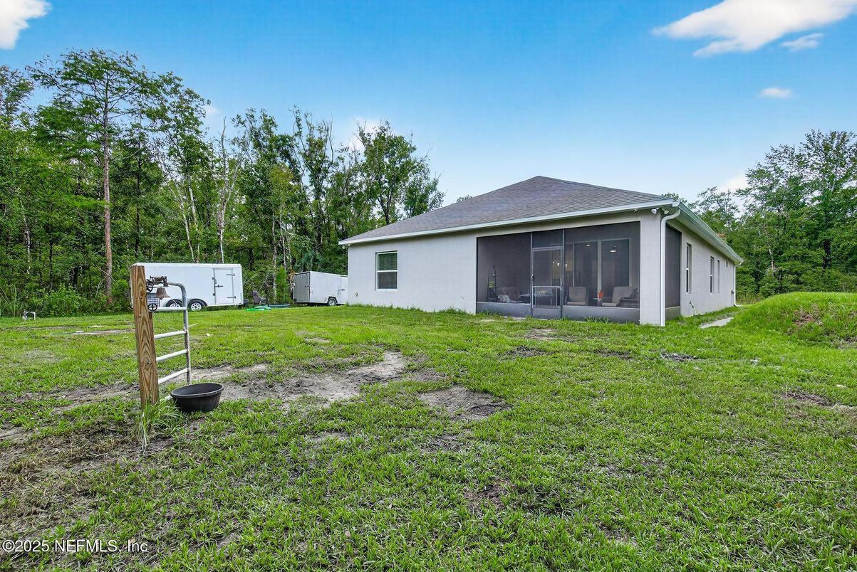 Backyard, Exterior