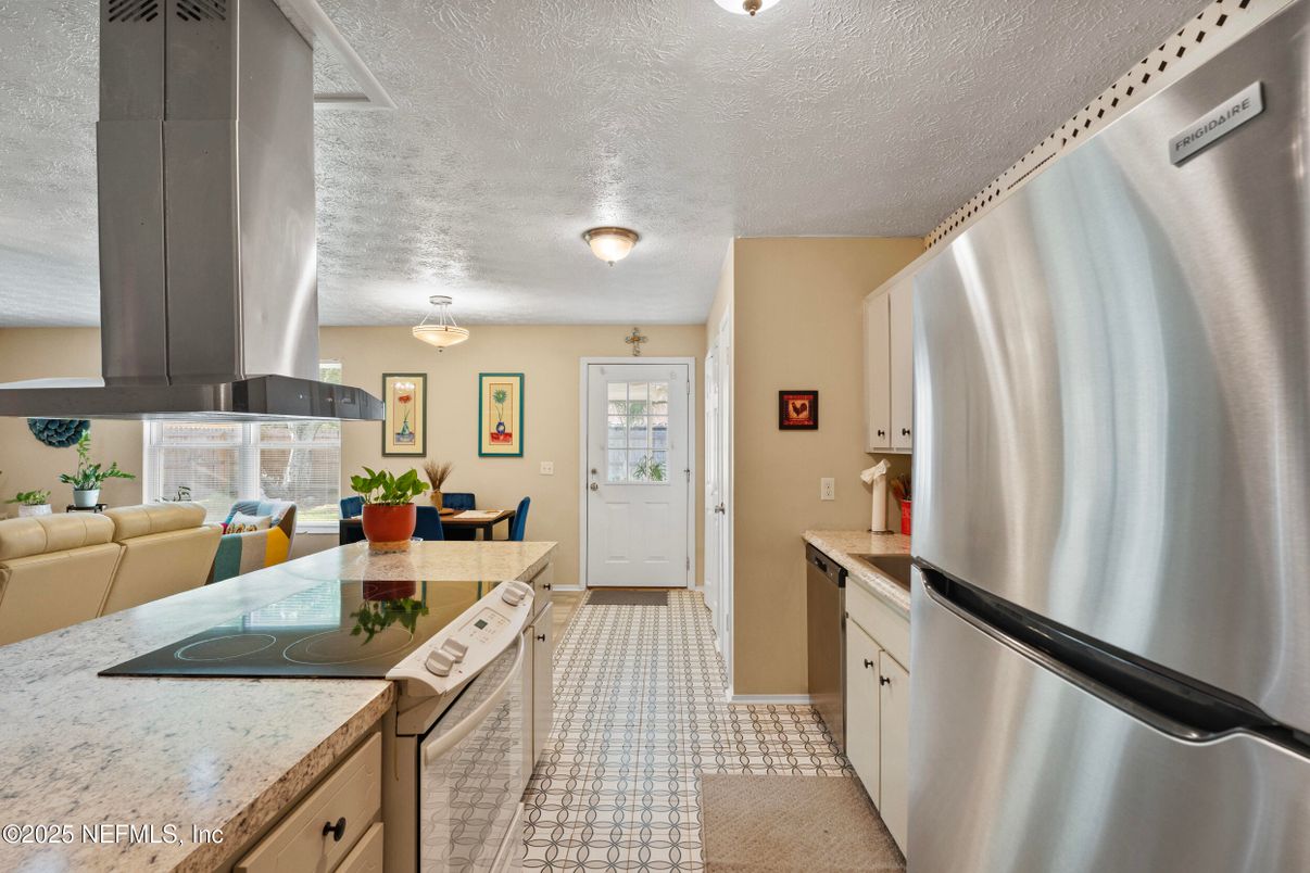 Dining room, Interior, Kitchen, Stainless Steel Appliances