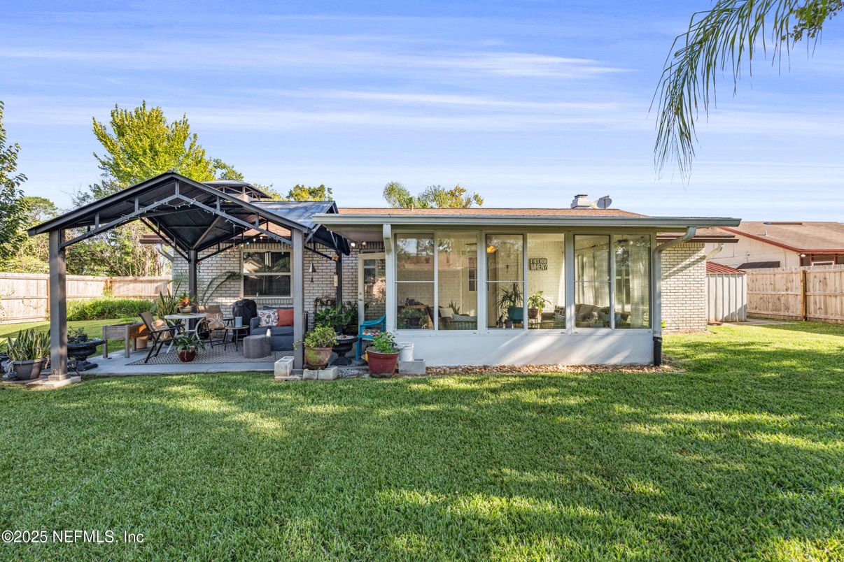 Backyard, Exterior