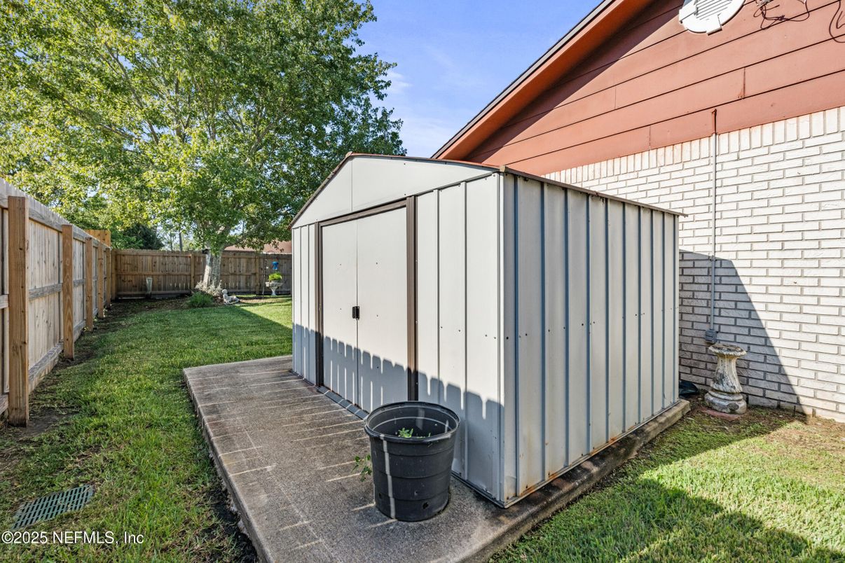 Backyard, Exterior
