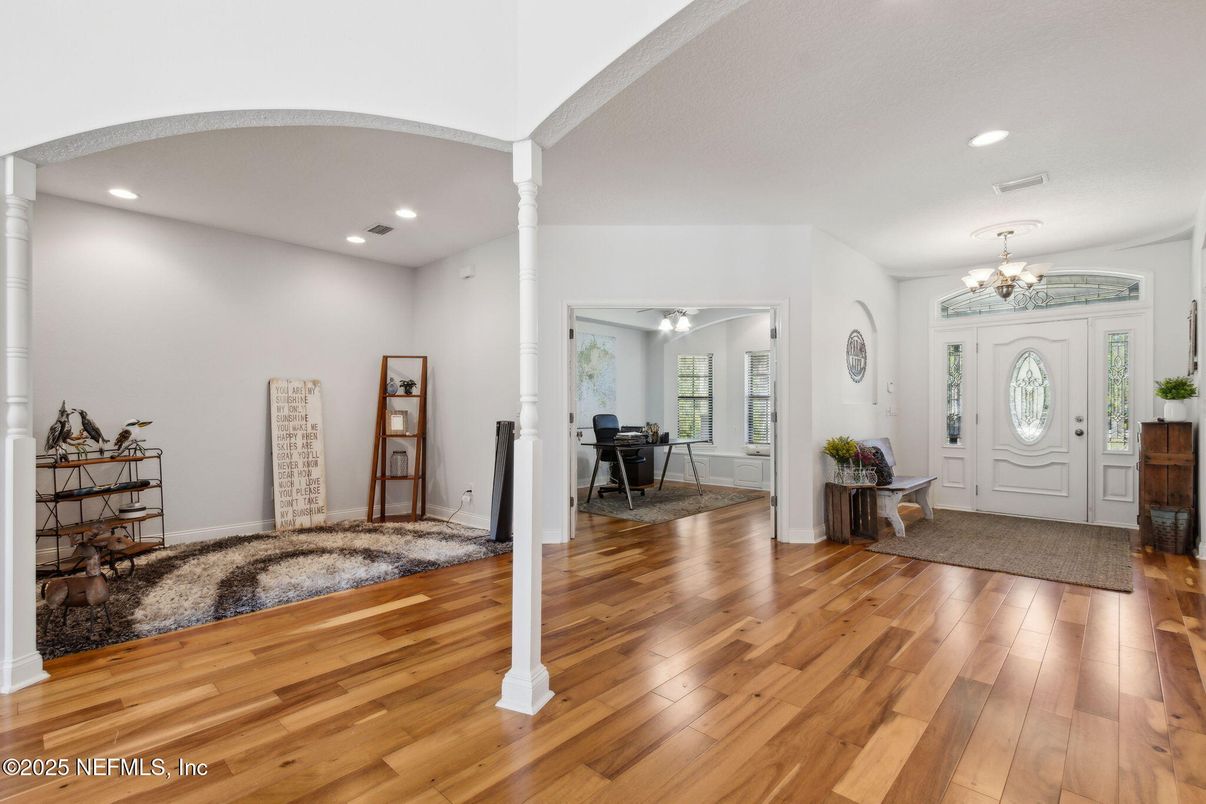 Chandelier, Dining room, Interior, Recessed Lighting, Wood Texture Flooring