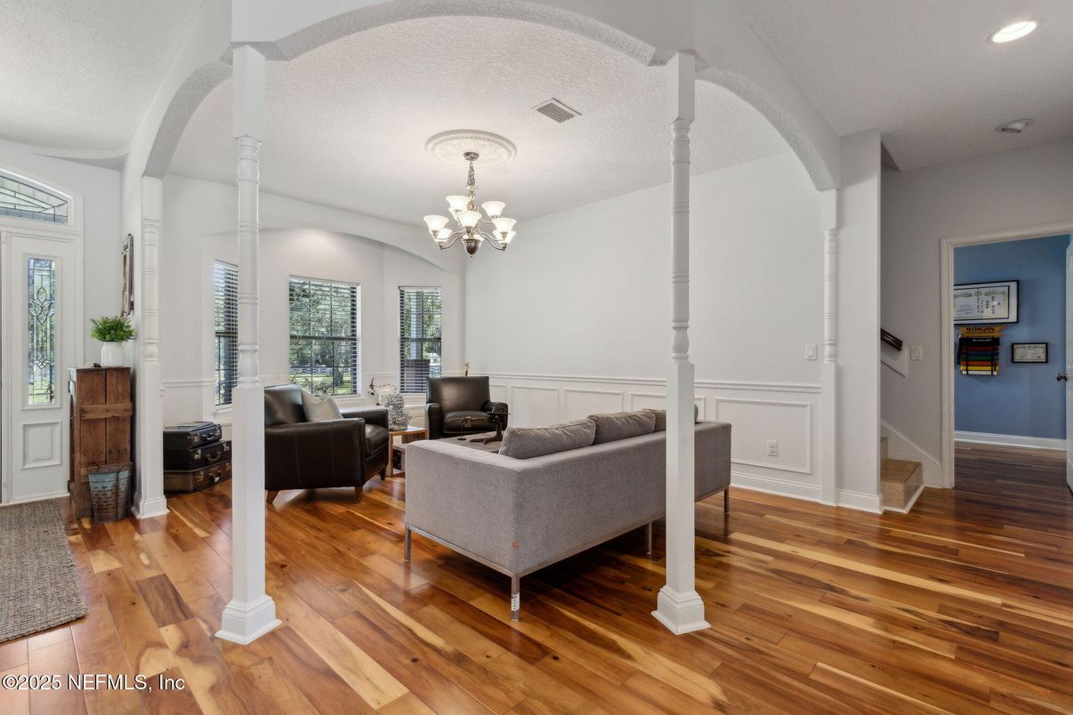 Chandelier, Interior, Living room, Recessed Lighting, Wood Texture Flooring