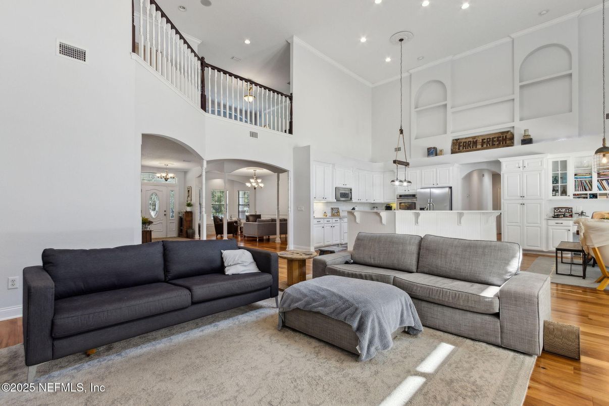 Dining room, Interior, Kitchen, Living room, Pendant Lights, Recessed Lighting, Stainless Steel Appliances, Wood Texture Flooring