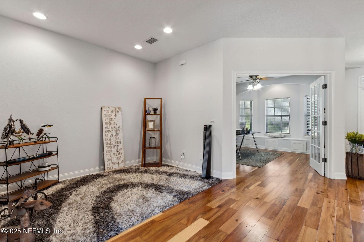 Interior, Recessed Lighting, Wood Texture Flooring