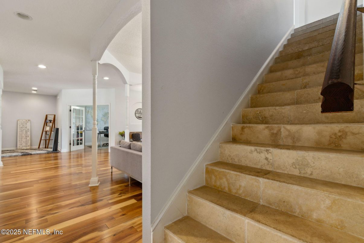 Interior, Recessed Lighting, Wood Texture Flooring
