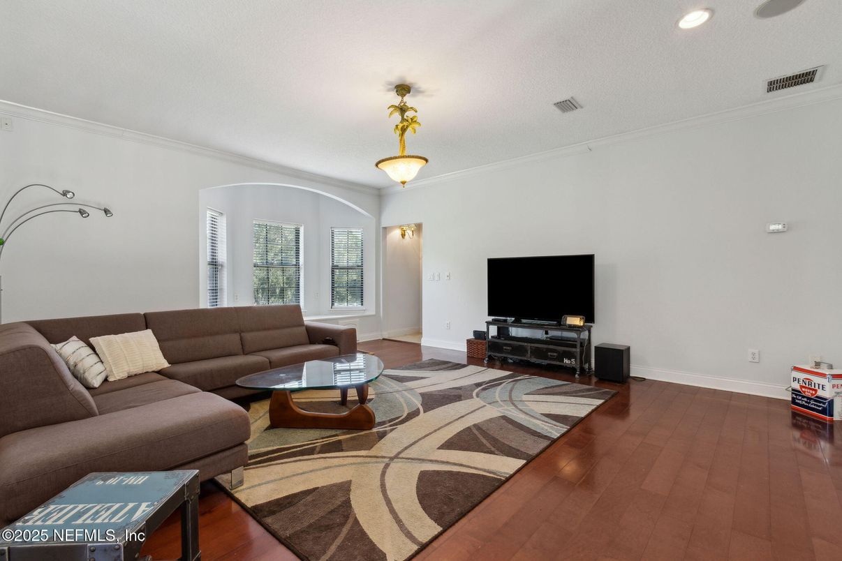 Interior, Living room, Recessed Lighting, Wood Texture Flooring
