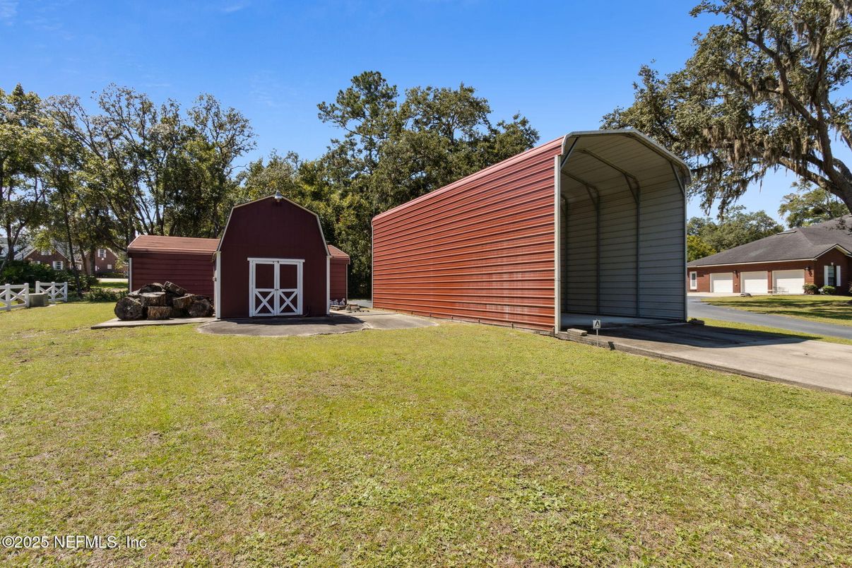 Backyard, Exterior