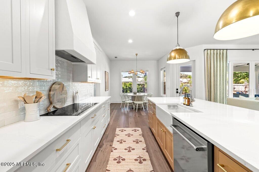 Dining room, Interior, Kitchen, Pendant Lights, Recessed Lighting, Wood Texture Flooring