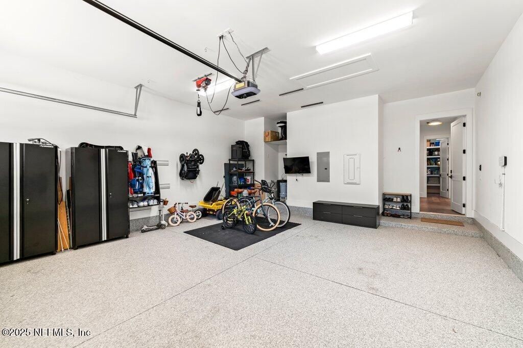 Garage, Interior